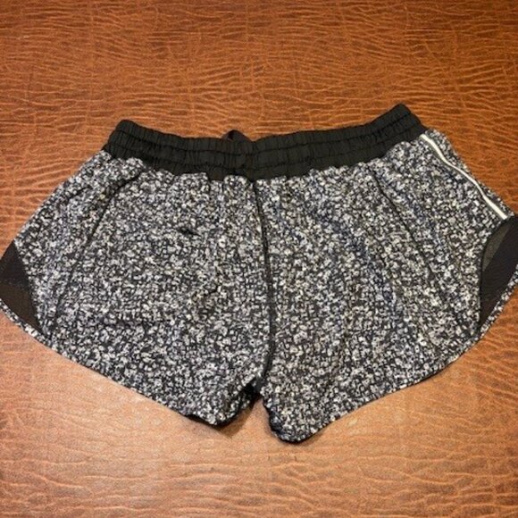 Lululemon Shorts with built in underwear Size 10 Floral design - Picture 4 of 6